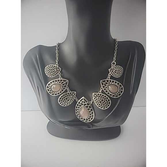 Vintage Necklace Silver Tone Tan Faceted Rhinestones Teardrop Jewelry Costume - Picture 5 of 15